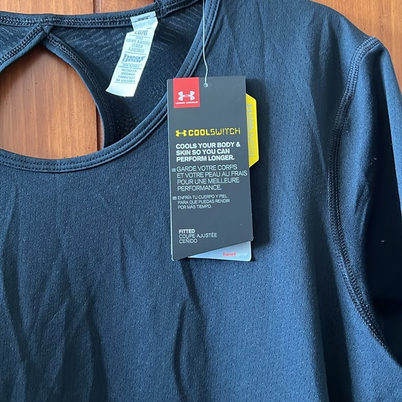 Woman’s Under Armour Top Size Large NWT - Picture 6 of 6